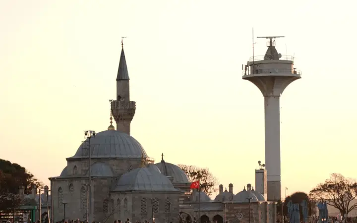 Üsküdar’dan gün batımında Kız Kulesi